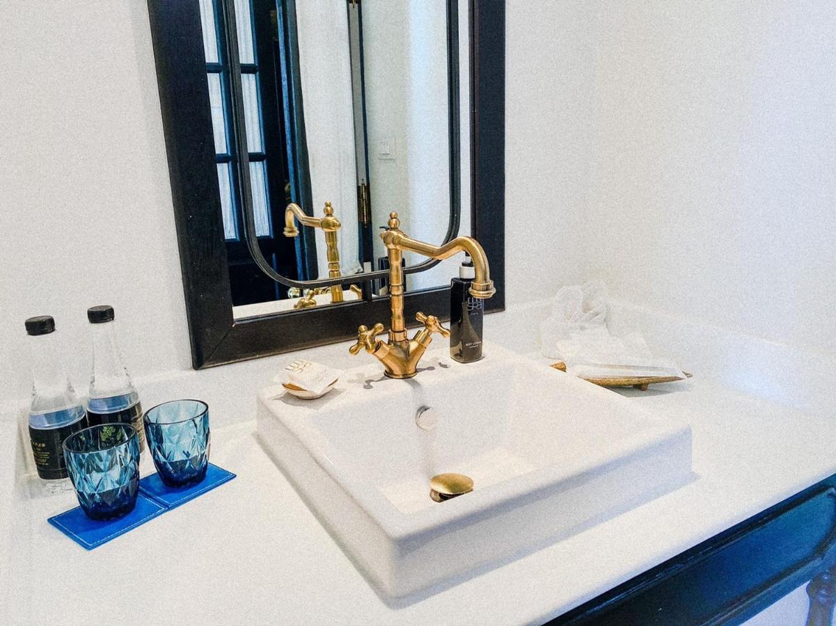 Mora Boutique Hotel - Sha Extra Plus Chiang Rai Eksteriør billede A sink with a tap