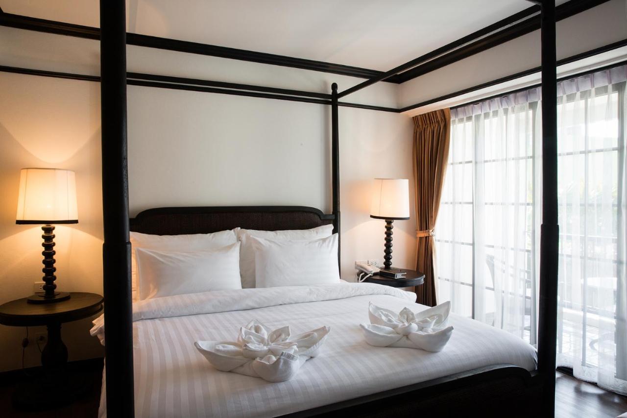 Mora Boutique Hotel - Sha Extra Plus Chiang Rai Eksteriør billede A four-poster bed